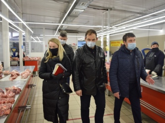 Дмитрий Кудинов принял участие в проверке соблюдения санитарных норм на рынках